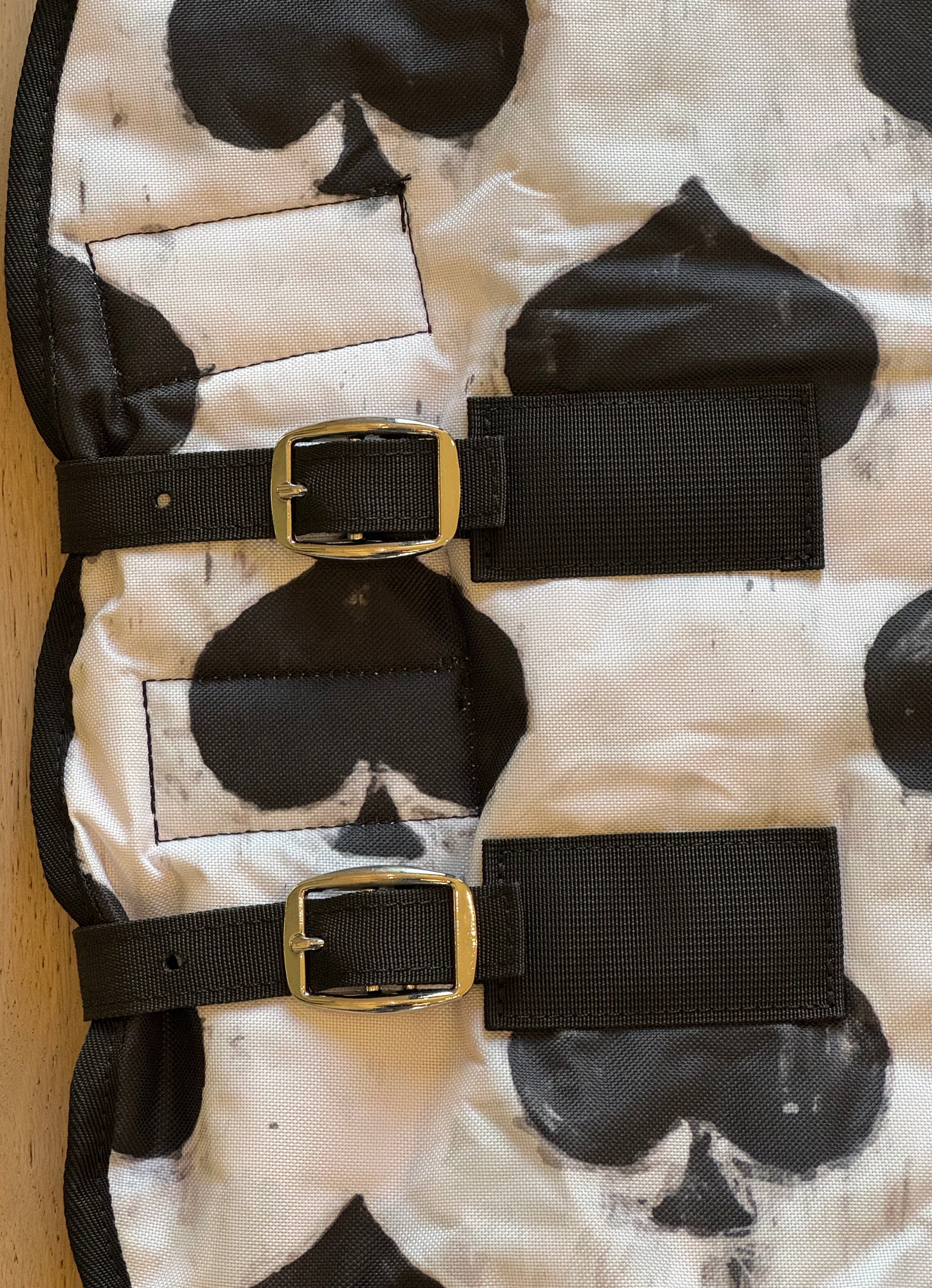 Smokin Spades 200g Medium Weight 1200 Denier Turnout Blanket