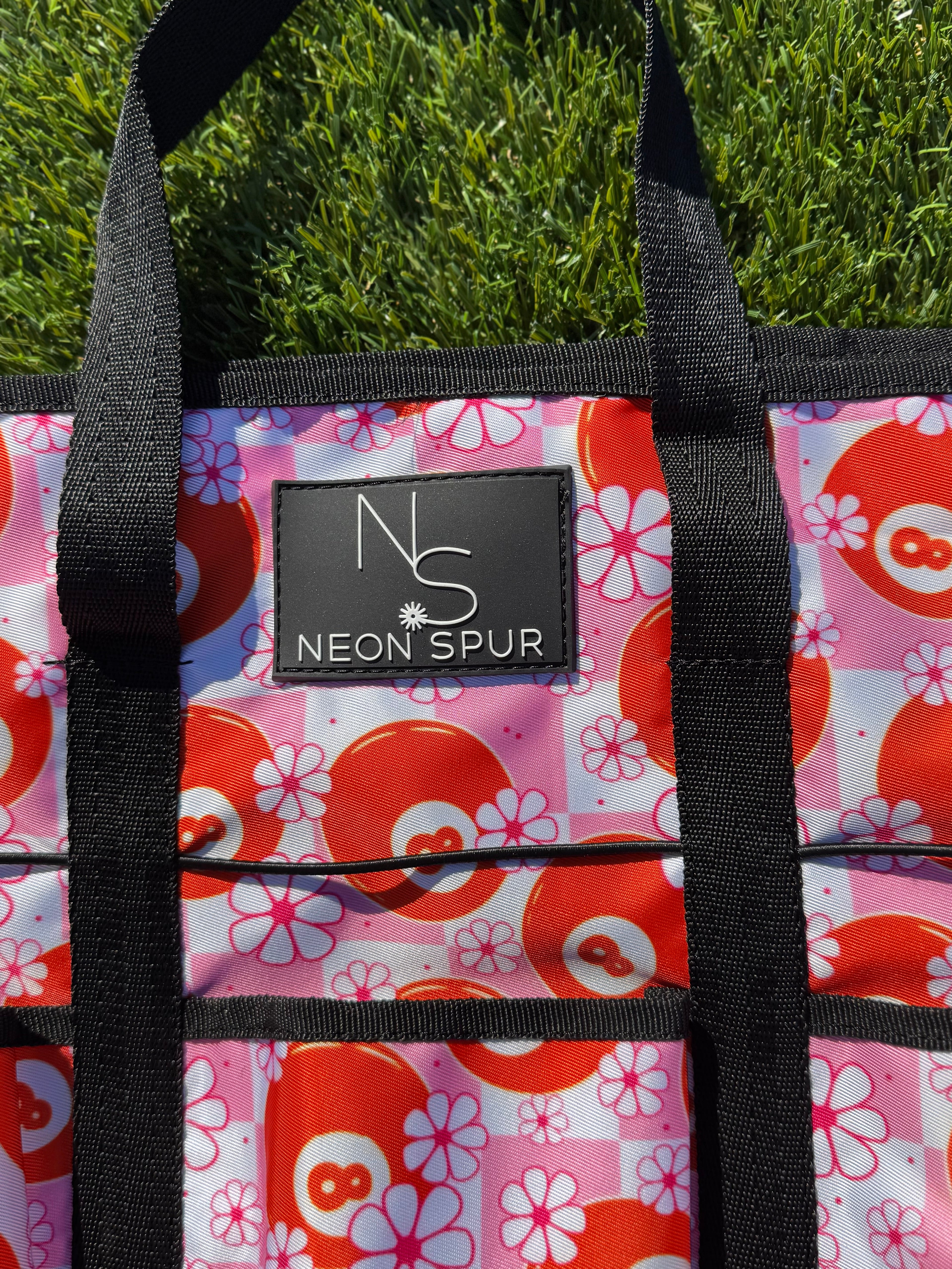 Daisy 8 Premium Grooming Tote