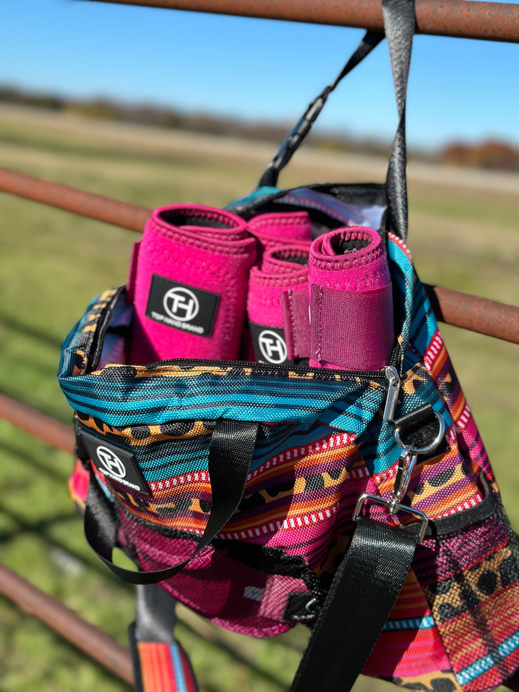 MANY DESIGNS - Boot & Accessories Bag